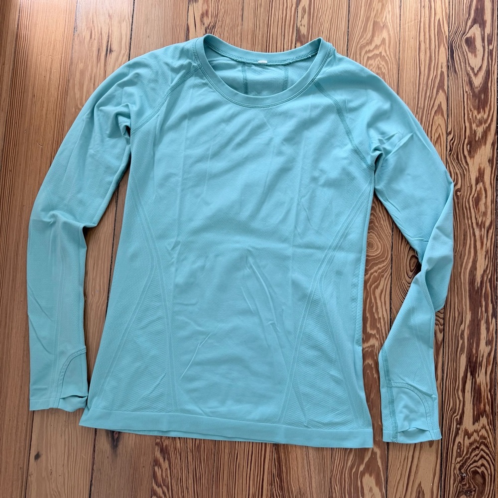 Athleta Long Sleeve Momentum Sage Green Small